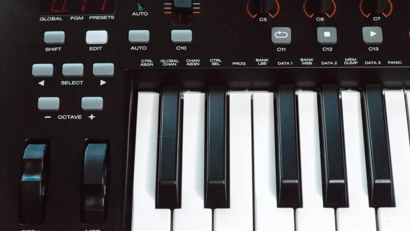 Akai LPK25
