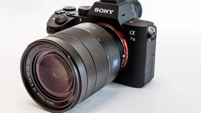 Canon EOS M200 + EF-M 15-45mm IS STM
