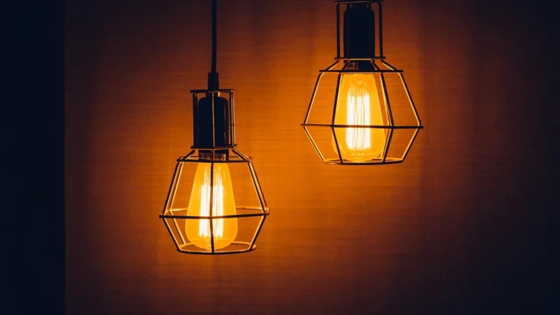 Daskoo Led B15D 10W=80W Biały Ciepły Mengs (1101E002001)