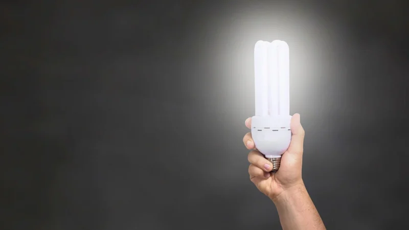 Daskoo Żarówka Led E27 9W=70W biały ciepły 720LM (11012019701)