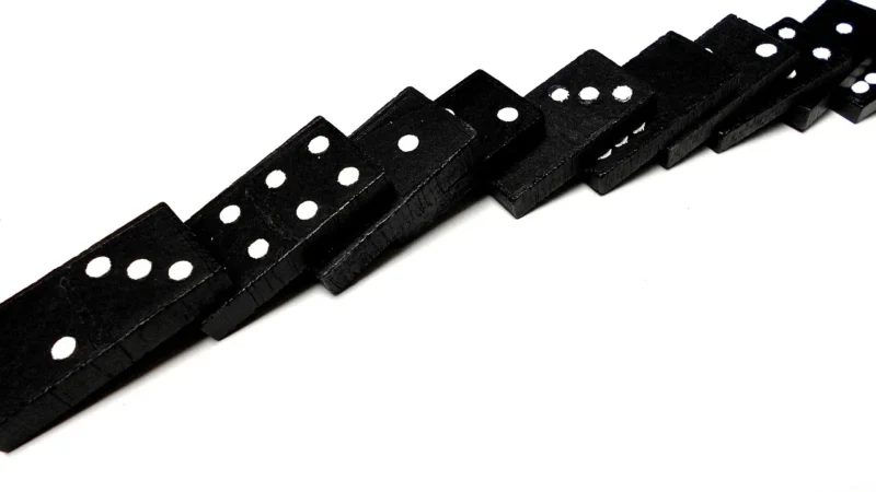 Gra planszowa Gentlemen’s Hardware Dominos in a Tin