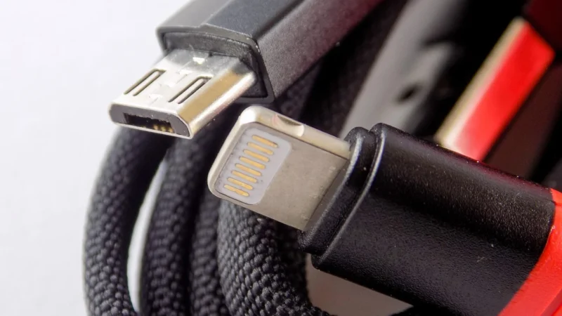 HOCO kabel USB do iPhone Lightning 8-pin 2,4A Jaeger X69 czarno-czerwony