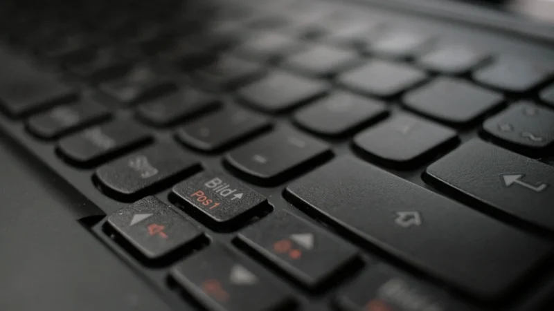 HP TOP COVER W/KEYBOARD BL ITL