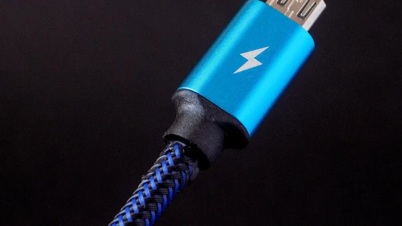 KABEL USB MICRO 2A SOMOSTEL BIAŁY 2000mAh QUICK CHARGER 1M POWERLINE SMS-BP03