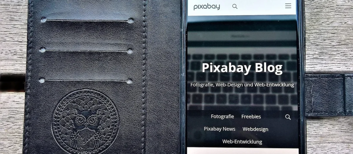 Samsung Wymienna płytka Potwory i spółka do etui Frame Cover Galaxy S22 (GP-TOS901HIAGW)
