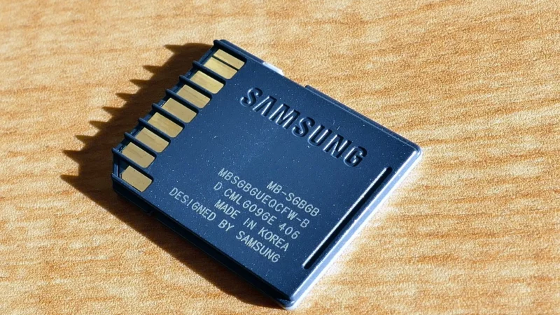 SanDisk Extreme PRO Portable 1TB SSD (SDSSDE801T00G25)