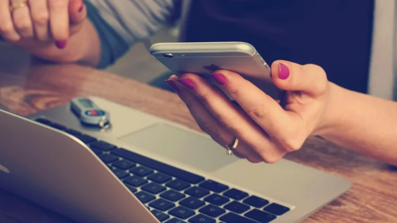 Somostel UCHWYT UNIWERSALNY BIURKOWY SMS-ZB04 Biały