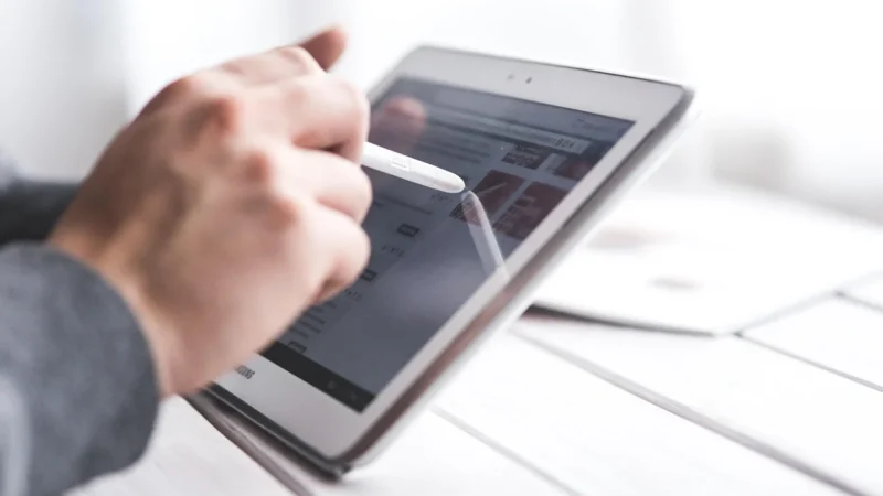 Tech-Protect Rysik Charm Stylus Pen Czarno-Złoty