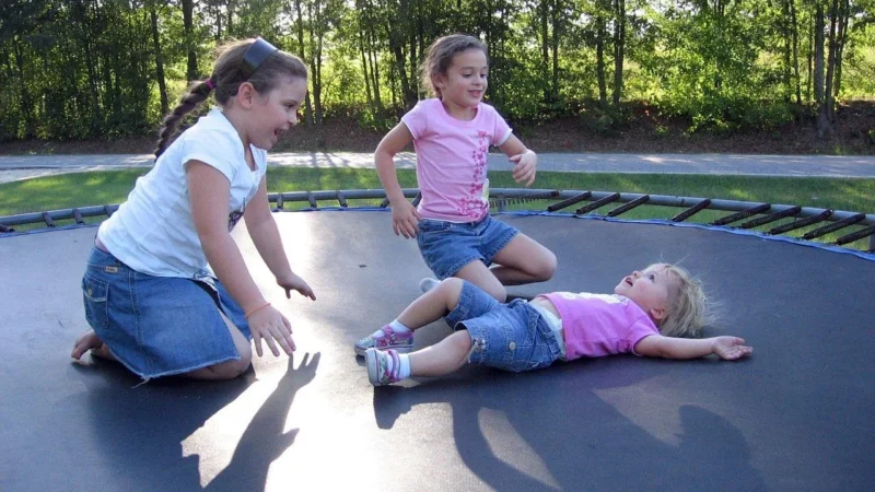 Trampolina – Twoja inwestycja w zdrową zabawę